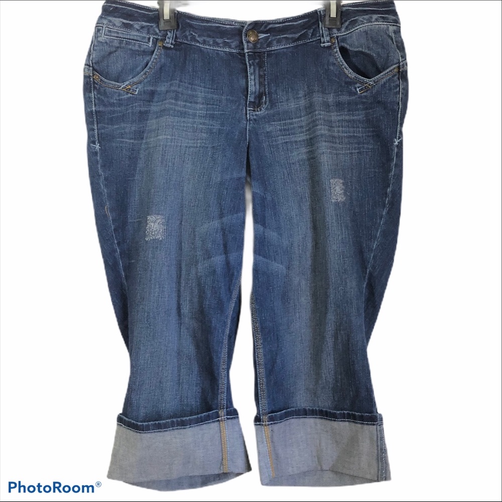 LANE BRYANT CAPRI JEANS
